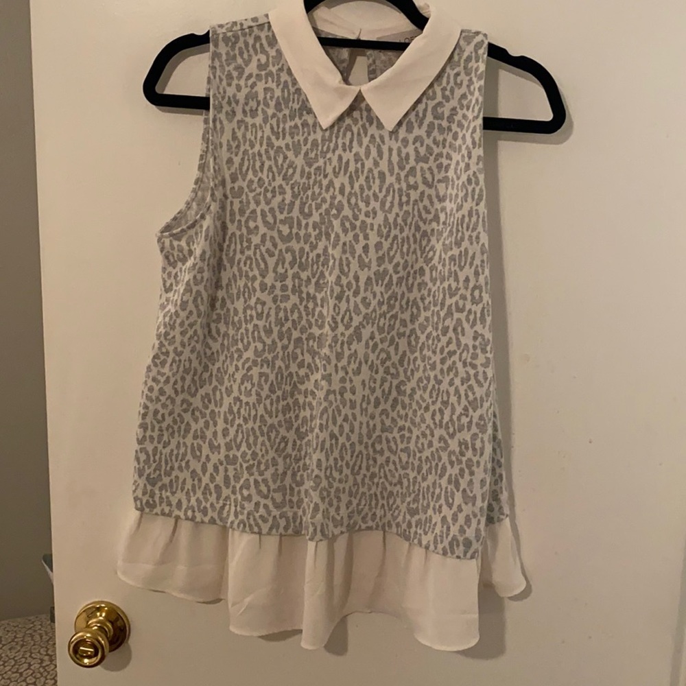 Cute summer work top!